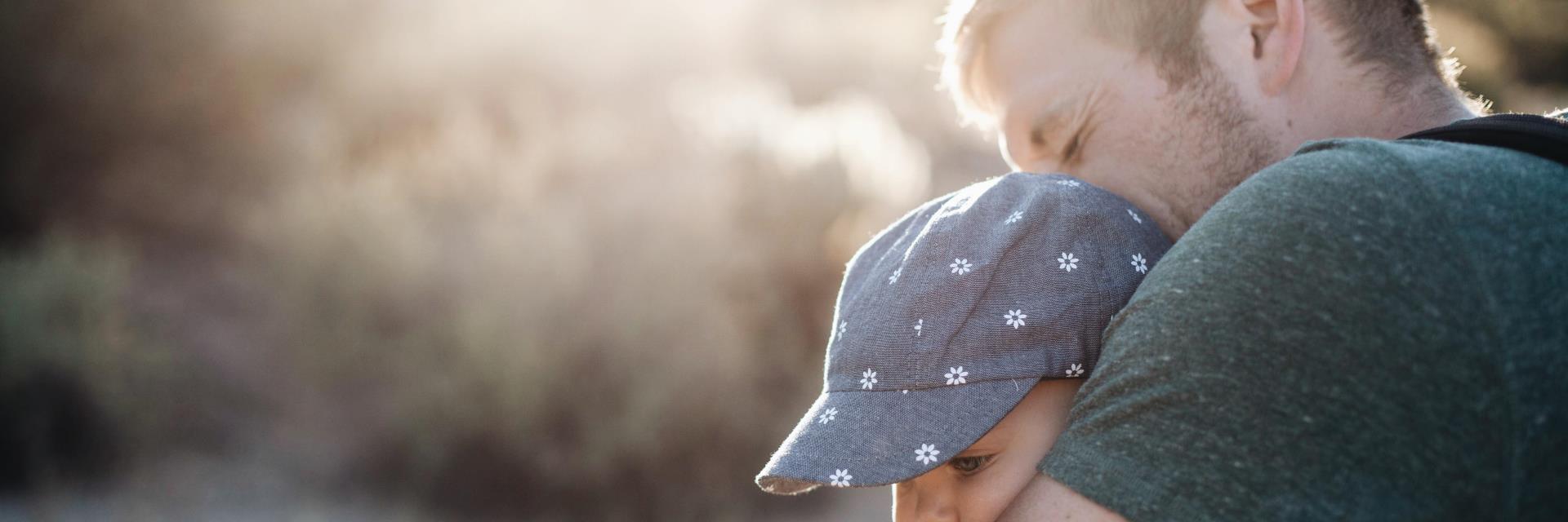 Korleis hjelpe du barnet ditt med å regulere kjenslene sine?